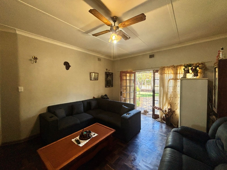 6 Bedroom Property for Sale in Songloed North West